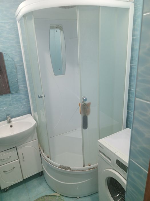 Душевая кабина срочно.