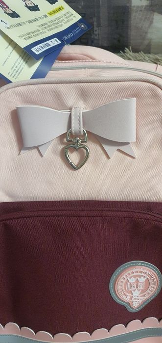 Продам качественный школьный рюкзак.Спинка плотная