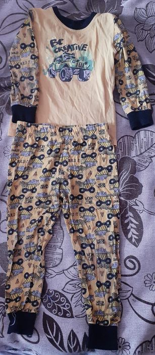 Продам детские одежды