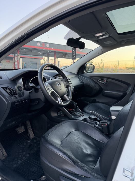 Hyundai ix35 4x4 2.0 CRDI 184cp An 2012 Automat
