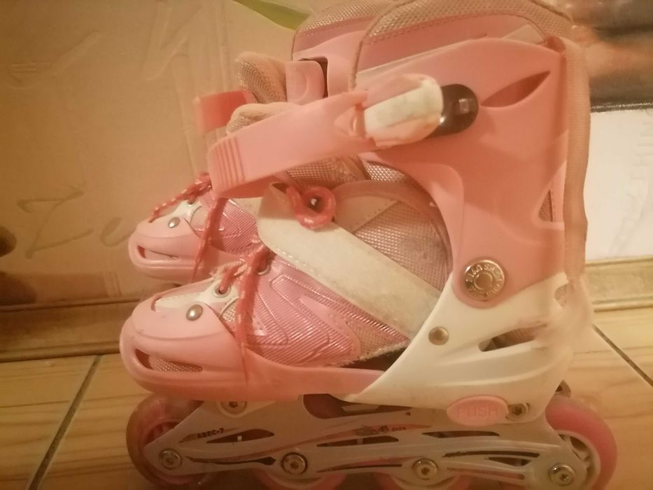 продаём коньки детские