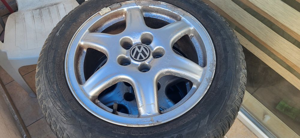 Оригинални алуминиеви джанти за VW 15" с гуми