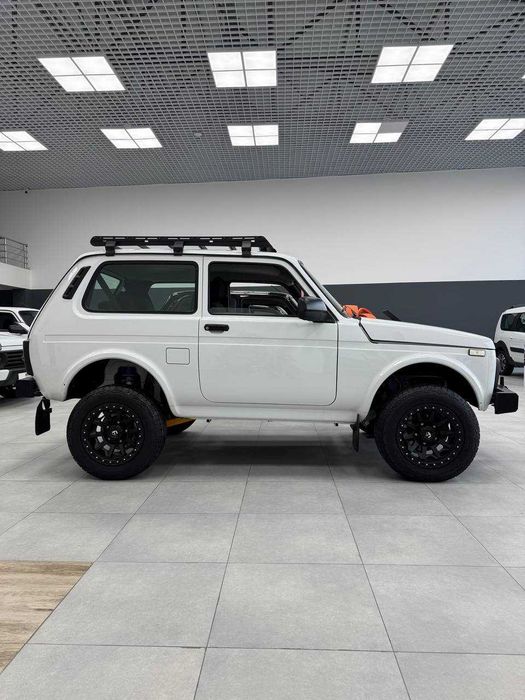LADA Niva Legend