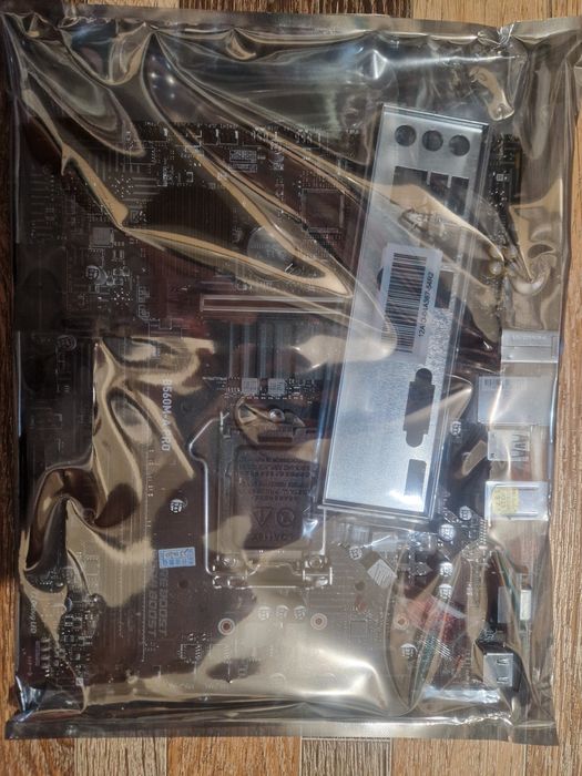 Продам материнскую плату msi b560m a pro новые рабочие