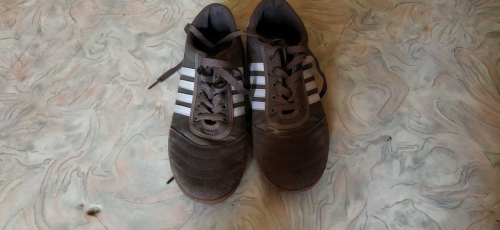 Кроссовки футзальные