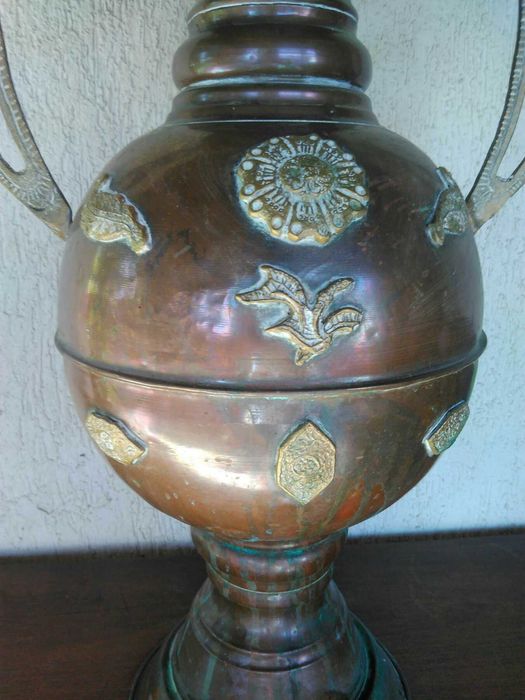 Продавам огромна Френска Барокова медна ваза Рококо