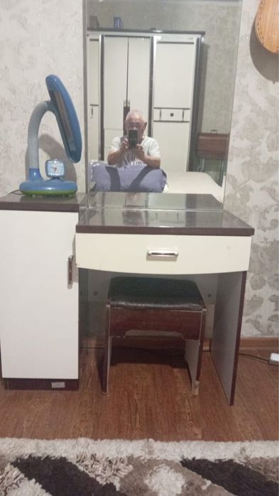 кровать, шкаф, тумбычка ,
