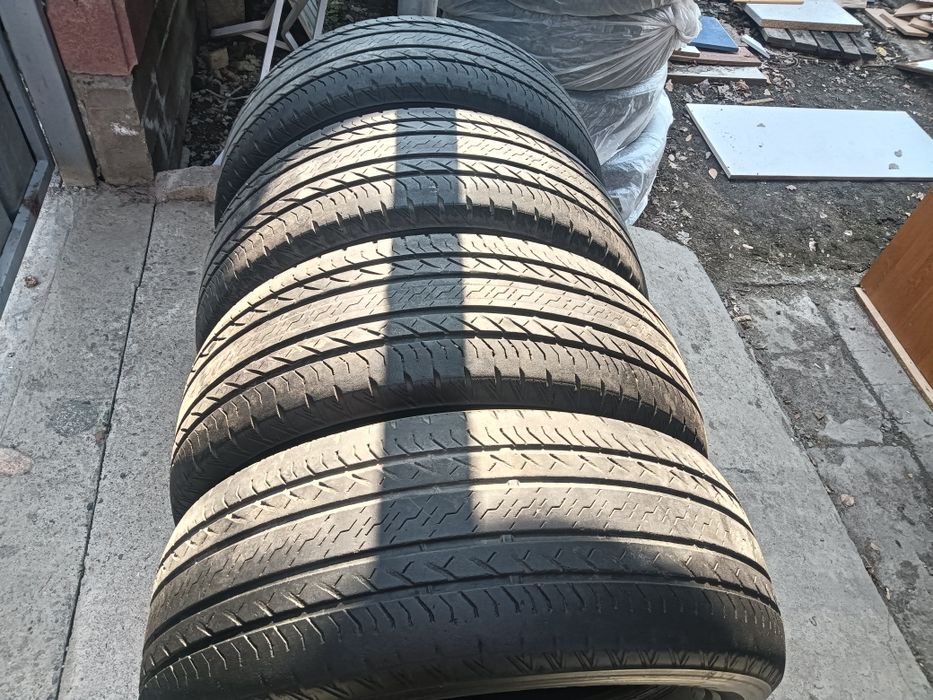 Продам шины на кросовки или джип