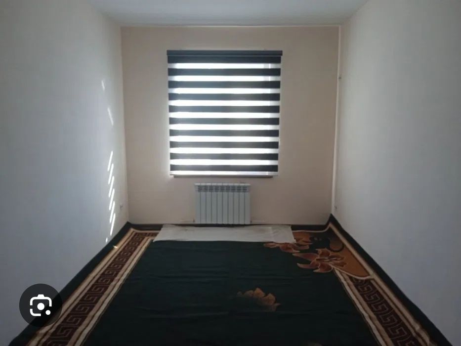 Kitob tumani,Beruniy domlari 1-etaj, 2xonali.