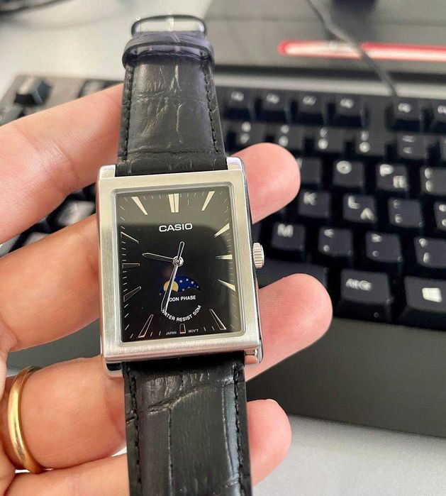 Мужские классические часы от фирмы Casio !!!