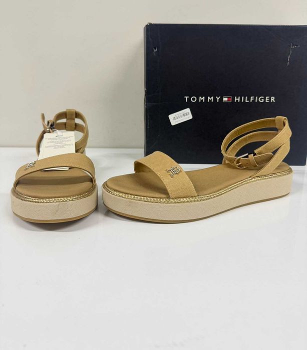 Tommy Hilfiger Linen With Gold Flatform