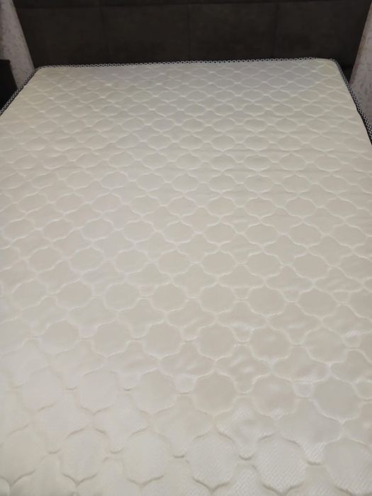 Продам матрас 160-200 м размер