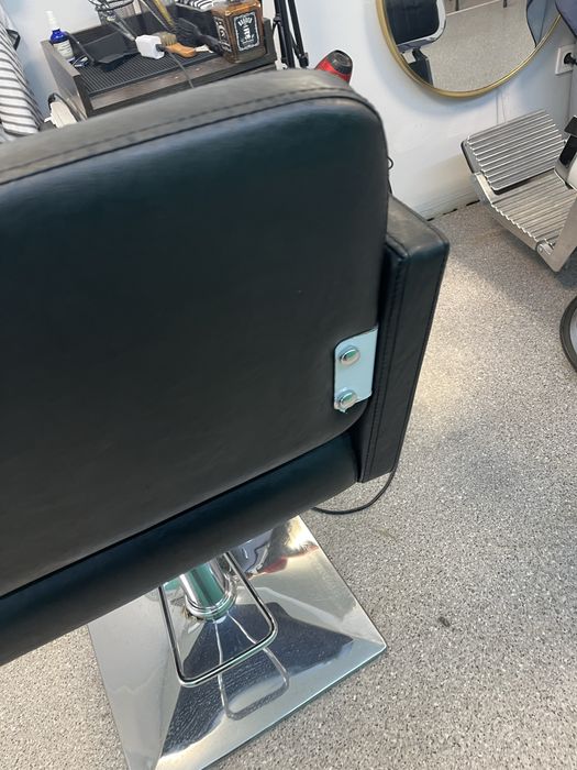 Продам парикмахерской кресло