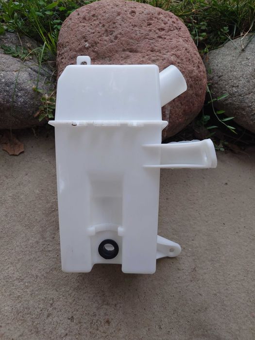 Бачок  омывателя  ласетти 1.8