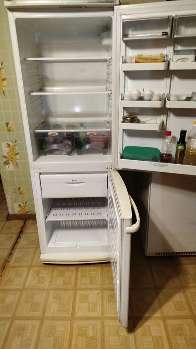 Продам холодильник