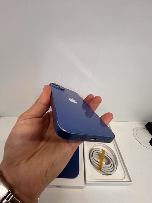 Продам айфон 13 память 128гб