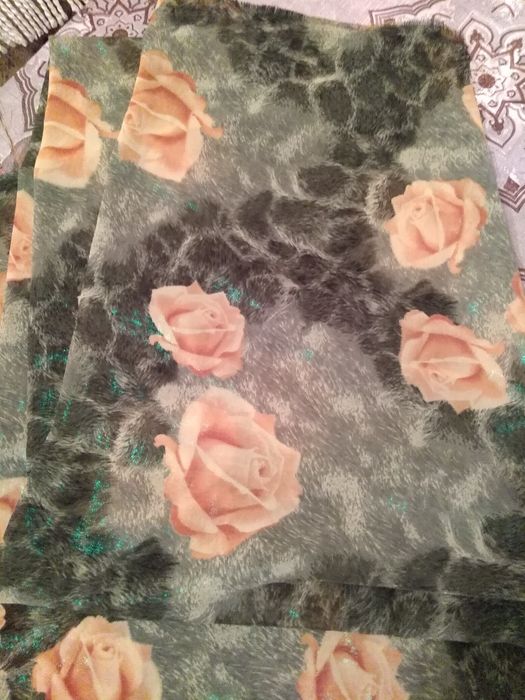 Продам отрезы ткани (шёлк, шифон)