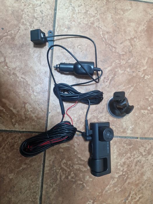 Camera auto cu 2 camere si 1 marsalier