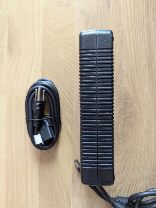 Dell 330W Зарядно DA330PM190 GT1CX 5X3NX Y90RR 5X3NX F0K0N XM3C3 Alienware Precision Power Charger