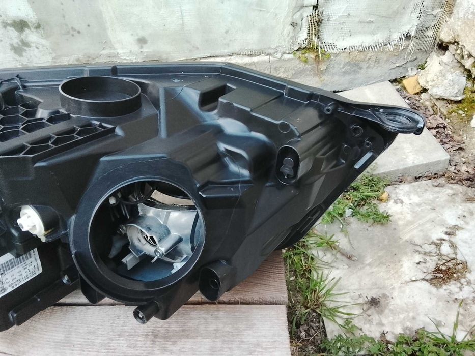 Десен фар за Skoda Fabia 3