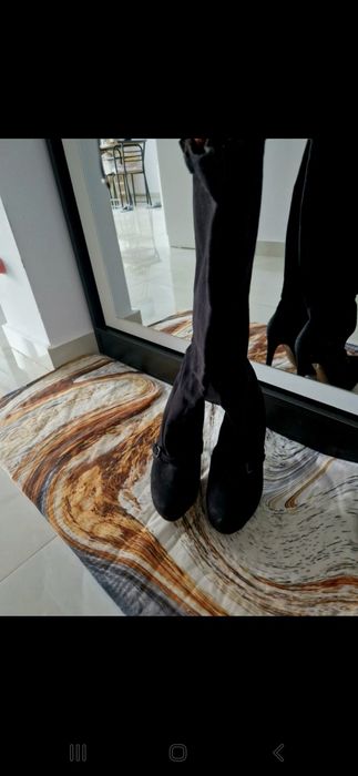 Cizme cu toc pana înainte de genunchi