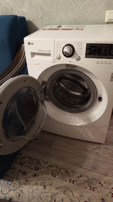 Продам б/у стиральную машину