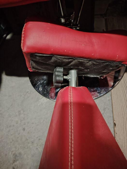 Кресло парикмахерское/педикюрное