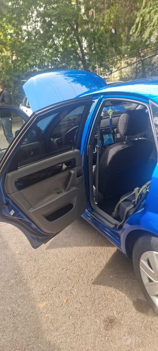Jentra 1.5 sotladi kraskasi orqa kriloda petno bor qogani toza