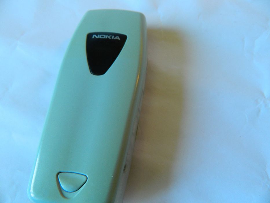 Nokia 3510 + incarcator , liber de retea .