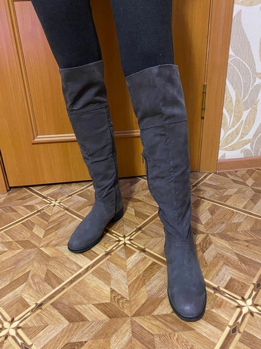 Продаю женские сапоги