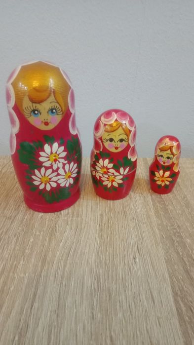 Матрёшка советская, состоит из 3 кукол