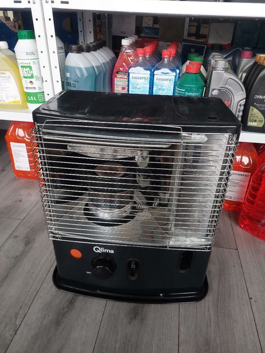 Продавам нафтова печка Qlima