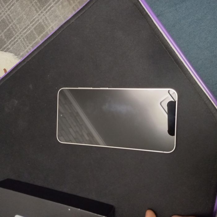 Samsung s24,хороший.