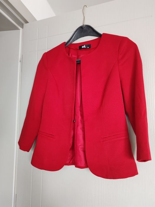 Дамско късо сако