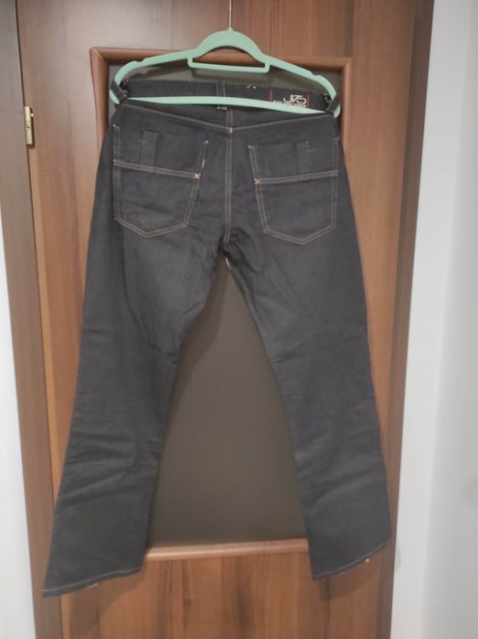 Blugi w 33 h 32 jack & Jones cărămiziu și negru