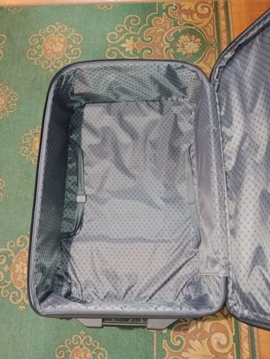 Большой дорожный чемодан