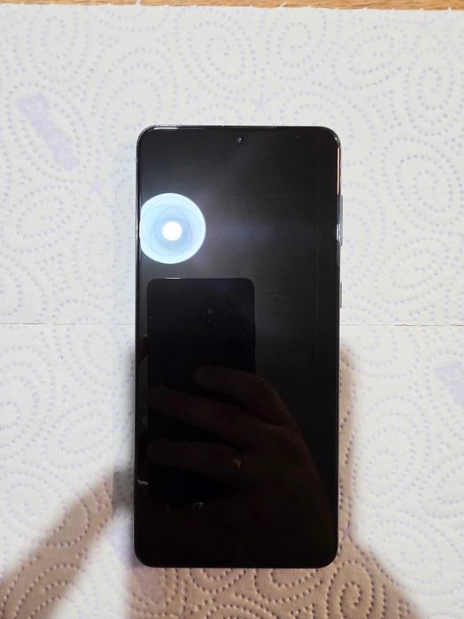 Телефон Galaxy S21+