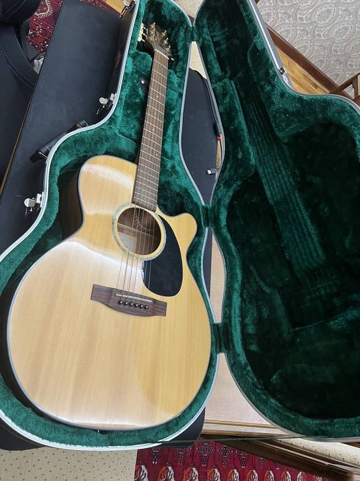 Акустическая гитара Takamine