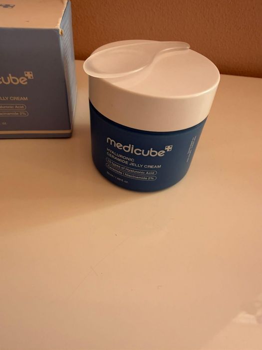 Medicube hyaluronic ceramide jelly cream