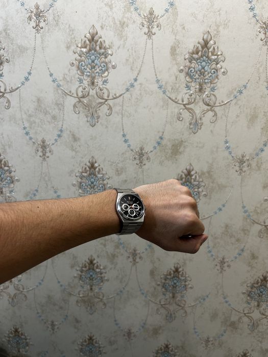 Часы Ferrucci Function — металлический браслет, классный вид