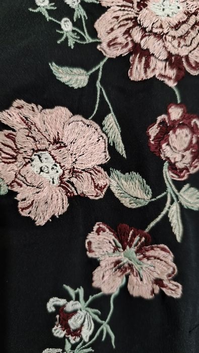 Rochiță H&M cu broderie nouă