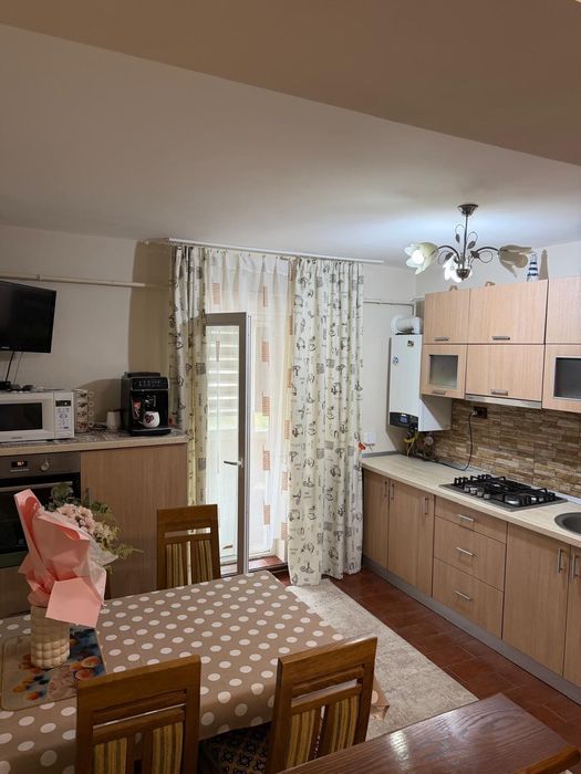 Apartament 2 camere decomandate, Carpati 2
