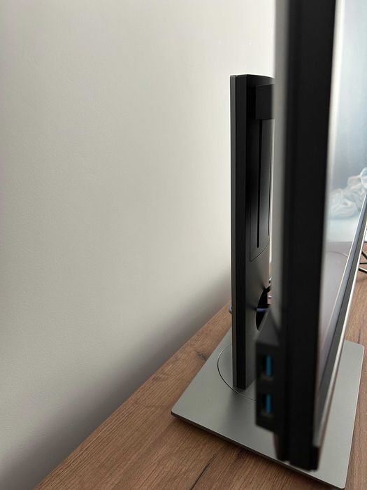 Monitor LED DELL P2317H 23 inch USB ecran pivotant inaltime reglabila