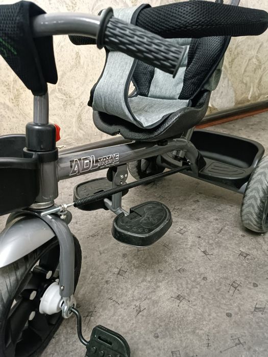 Bolalar velosipedi, tutqichli, uch g'ildirakli, soyabonli aravacha