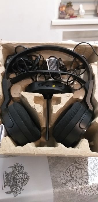 Продам новые наушники