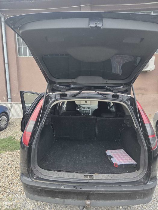 Ford Focus 2006 1.6 TDCI negru - necesita schimb Disc Ambreiaj aprox 2000 lei