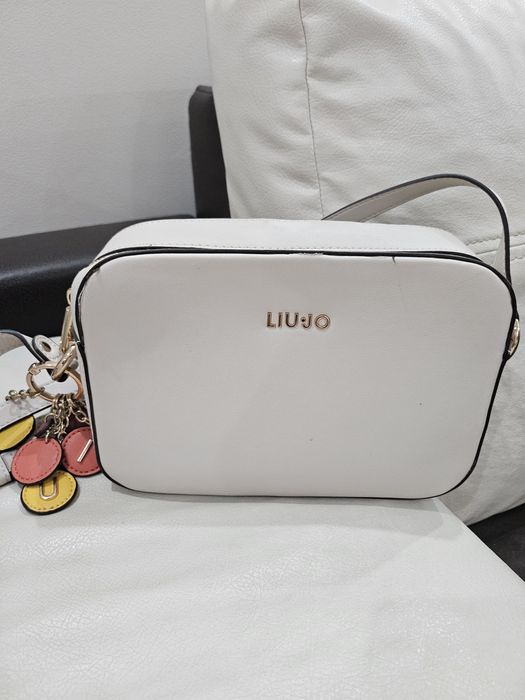 Чанти на Guess и Liu Jo