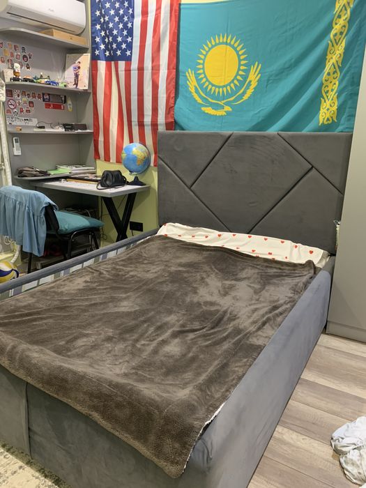 Кровать с внутренним отсеком