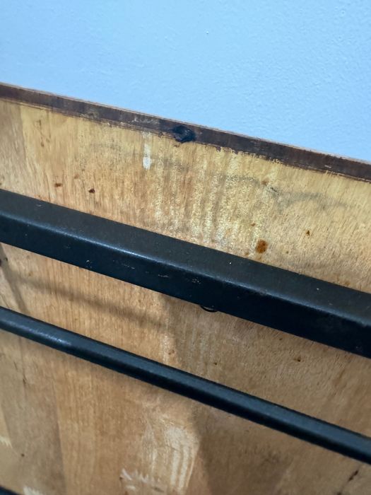 Продам деревянный стол