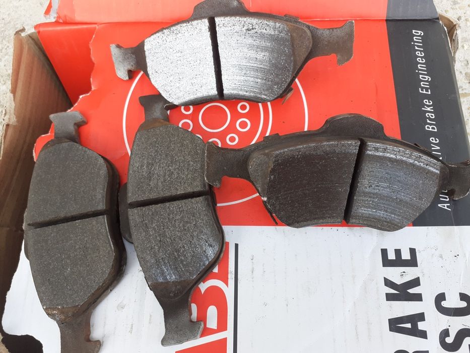 Свещи за Голф 7 и накладки за Тойота Ярис